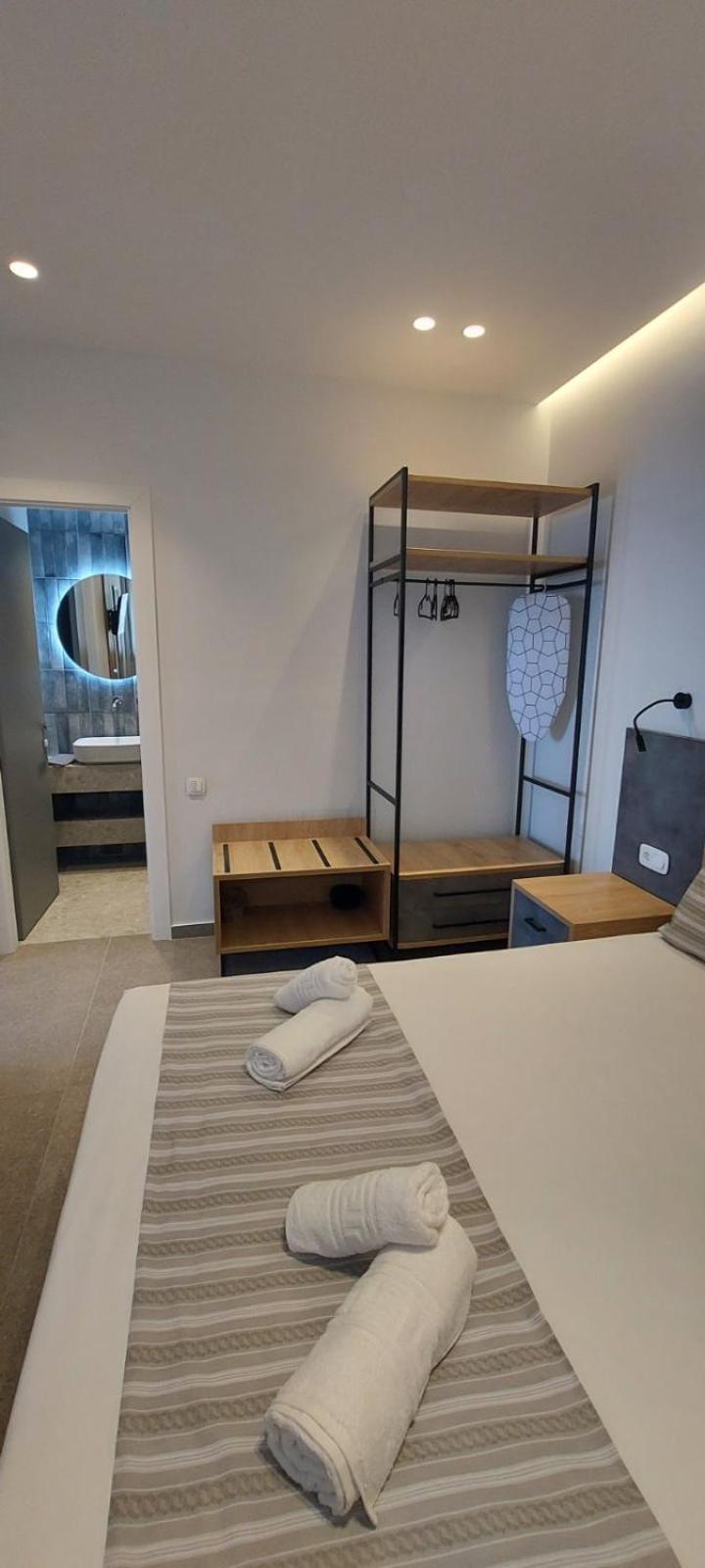 Enalia Luxury Living Lejlighed Nikiti  Eksteriør billede