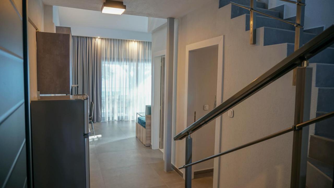 Enalia Luxury Living Lejlighed Nikiti  Eksteriør billede