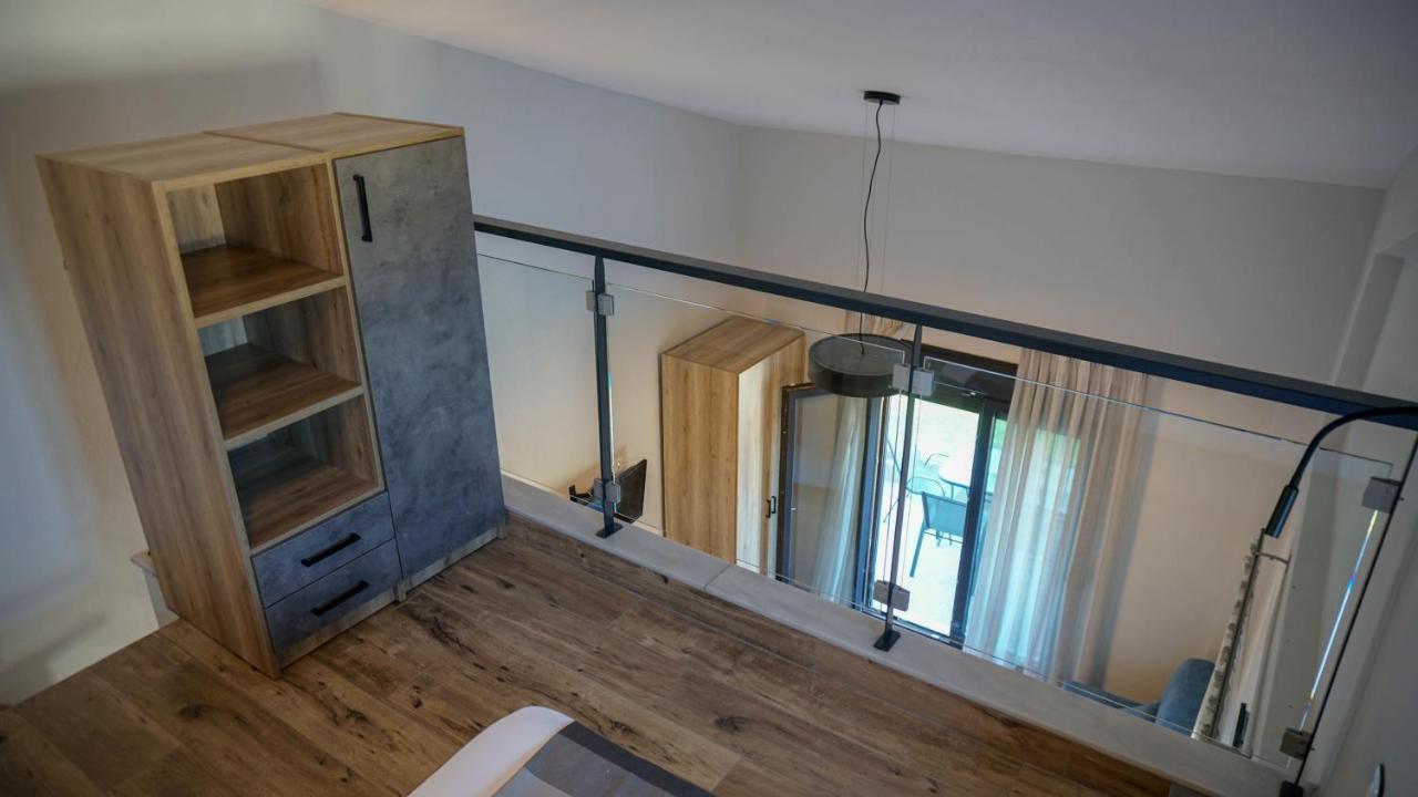 Enalia Luxury Living Lejlighed Nikiti  Eksteriør billede