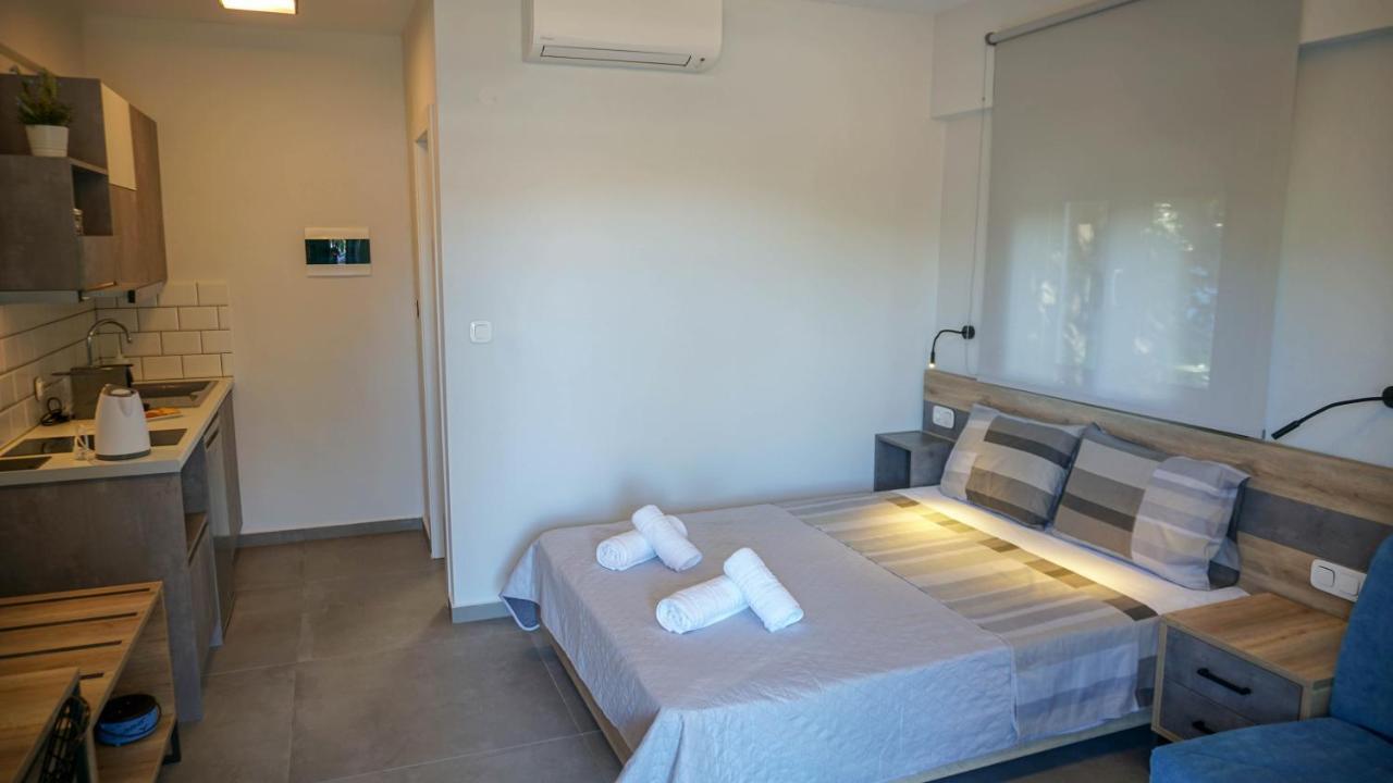 Enalia Luxury Living Lejlighed Nikiti  Eksteriør billede